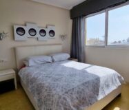 Вилла в Торревьехе 239 кв.м с террасой и общим бассейном