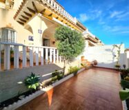 Дом в Ориуэла Коста 80 кв.м с бассейном и террасой 2.5 км до моря