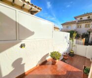 Дом в Ориуэла Коста 80 кв.м с бассейном и террасой 2.5 км до моря