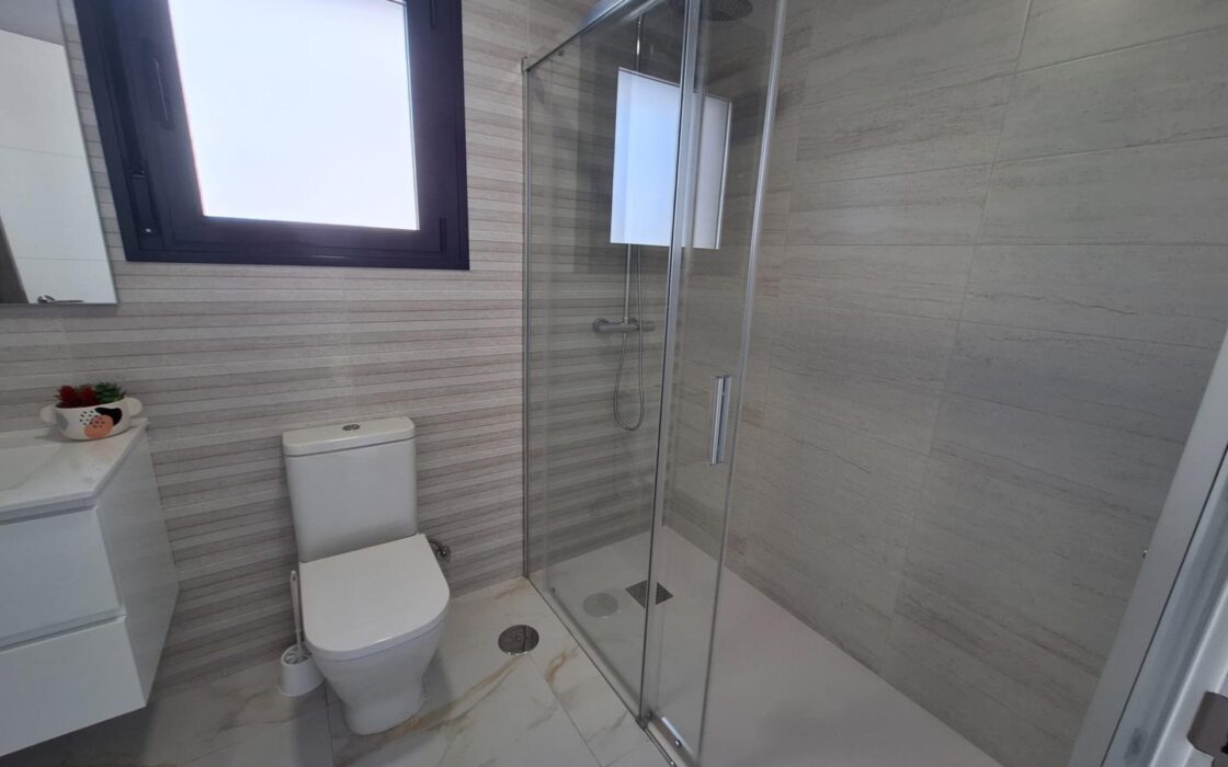 Просторная вилла с бассейном в Пинар де Камповерде 93 кв.м