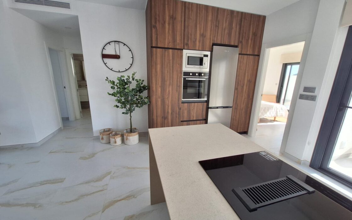 Просторная вилла с бассейном в Пинар де Камповерде 93 кв.м