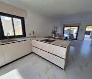 Просторная вилла с бассейном в Пинар де Камповерде 93 кв.м