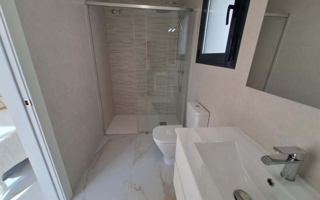 Просторная вилла с бассейном в Пинар де Камповерде 93 кв.м