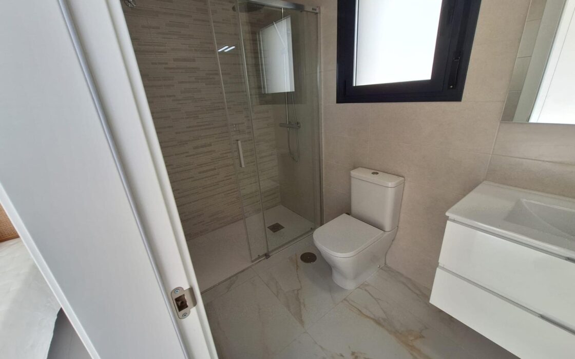 Просторная вилла с бассейном в Пинар де Камповерде 93 кв.м