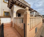 Таунхаус в Ориуэла Коста 92 кв.м с солярием у моря