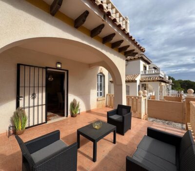 Таунхаус в Ориуэла Коста 92 кв.м з солярієм біля моря