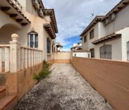 Таунхаус в Ориуэла Коста 92 кв.м с солярием у моря