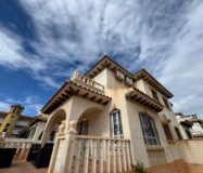 Таунхаус в Ориуэла Коста 92 кв.м с солярием у моря