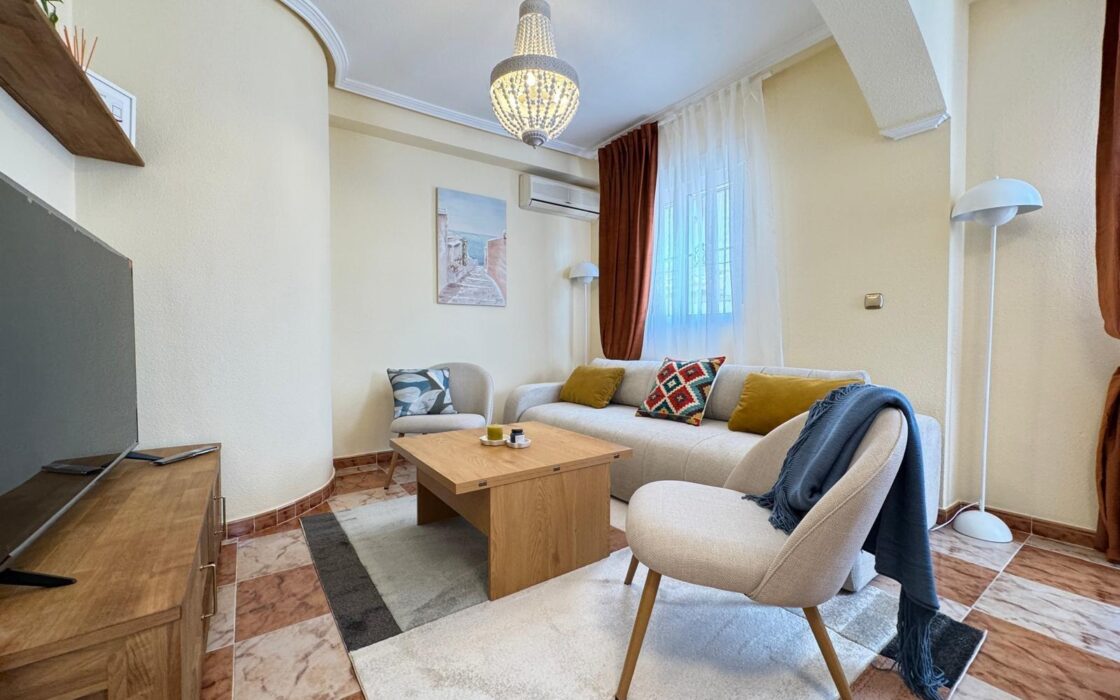 Таунхаус в Ориуэла Коста 92 кв.м с солярием у моря