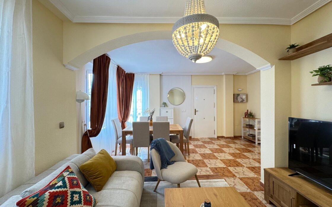 Таунхаус в Ориуэла Коста 92 кв.м с солярием у моря