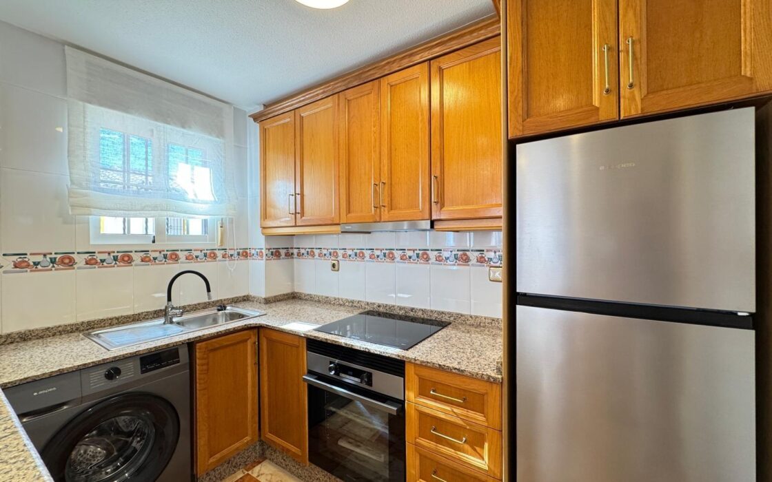 Таунхаус в Ориуэла Коста 92 кв.м с солярием у моря