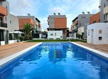 Дом в Торревьехе 91 кв.м с террасой у моря