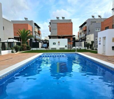 Будинок в Торрев’єсі 91 кв.м з терасою біля моря