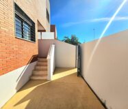 Дом в Торревьехе 91 кв.м с террасой у моря