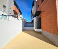 Дом в Торревьехе 91 кв.м с террасой у моря