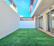 Дом в Торревьехе 91 кв.м с террасой у моря