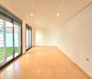 Дом в Торревьехе 91 кв.м с террасой у моря