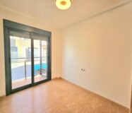 Дом в Торревьехе 91 кв.м с террасой у моря