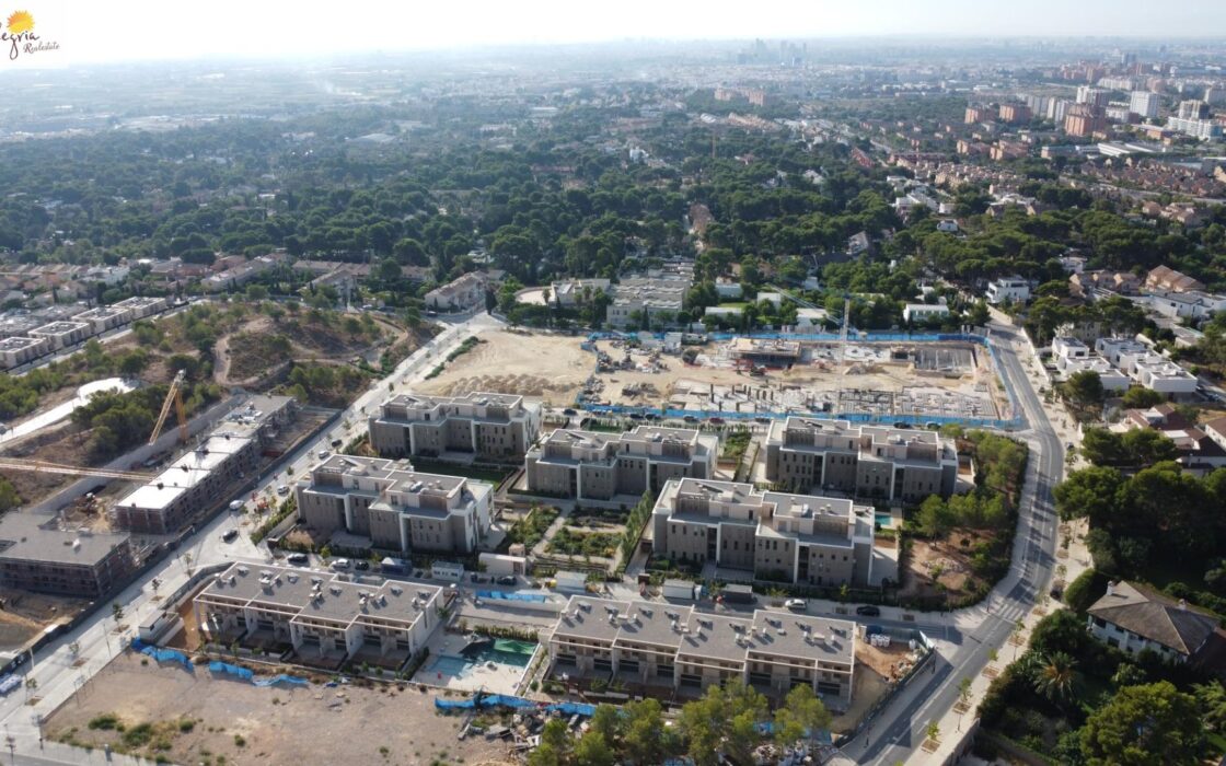 Будинок в Godella 142 кв.м з терасою та басейном поруч з морем