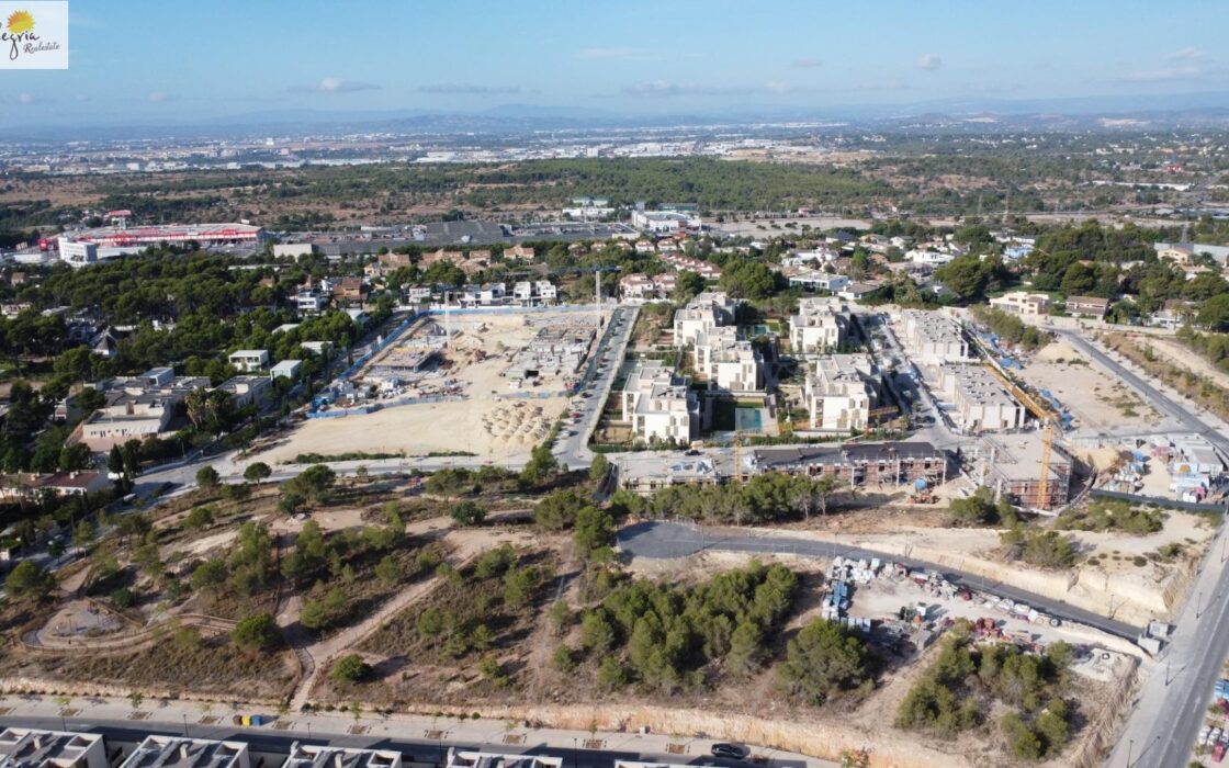 Будинок в Godella 142 кв.м з терасою та басейном поруч з морем