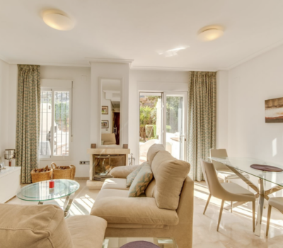 Таунхаус з терасою та садом у Касаресі, 3 спальні 83 кв.м