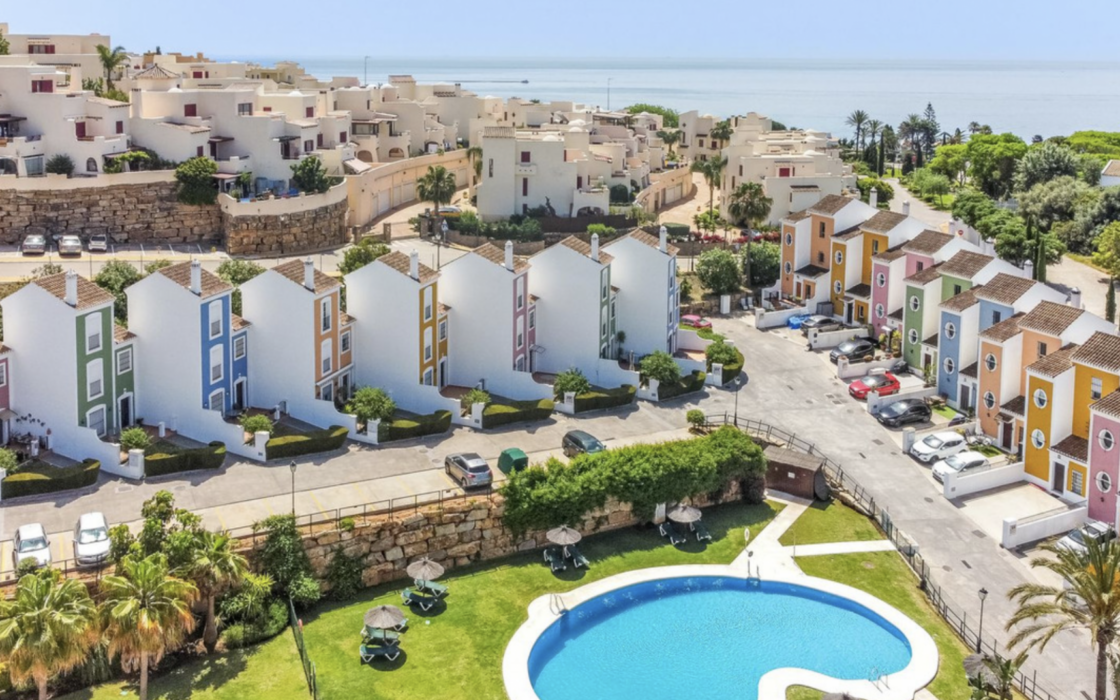 Таунхаус с террасой и садом в Касарес, 3 спальни 83 кв.м