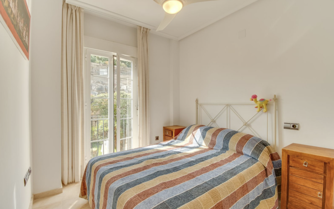 Таунхаус с террасой и садом в Касарес, 3 спальни 83 кв.м