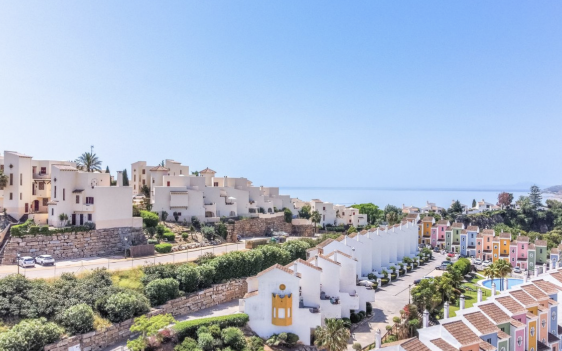 Таунхаус с террасой и садом в Касарес, 3 спальни 83 кв.м