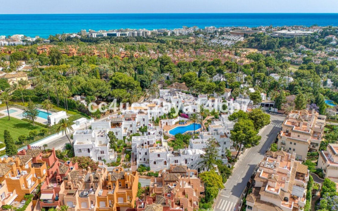 Таунхаус в Новой Андалусии 110 кв.м с террасой и мебелью