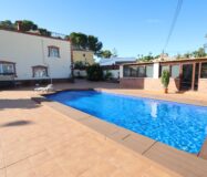 Будинок в Торрев’єсі 311 кв.м з терасою та басейном