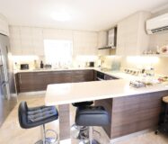 Будинок в Торрев’єсі 311 кв.м з терасою та басейном