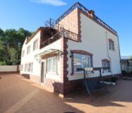 Будинок в Торрев’єсі 311 кв.м з терасою та басейном