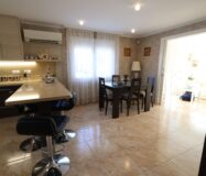 Будинок в Торрев’єсі 311 кв.м з терасою та басейном