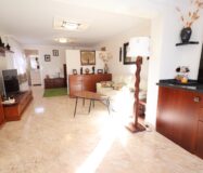 Будинок в Торрев’єсі 311 кв.м з терасою та басейном