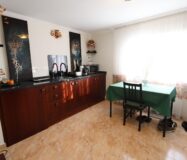 Будинок в Торрев’єсі 311 кв.м з терасою та басейном