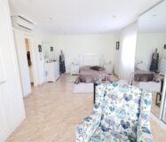 Будинок в Торрев’єсі 311 кв.м з терасою та басейном