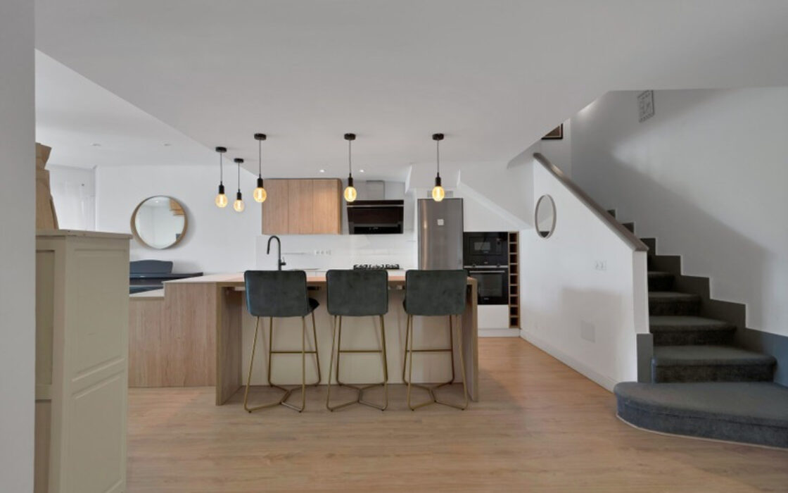 Таунхаус в Золотой Миле 233 кв.м с террасой и мебелью