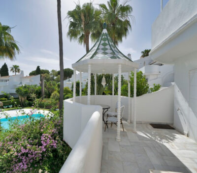 Таунхаус в Золотій Мілі 233 кв.м з терасою та меблями