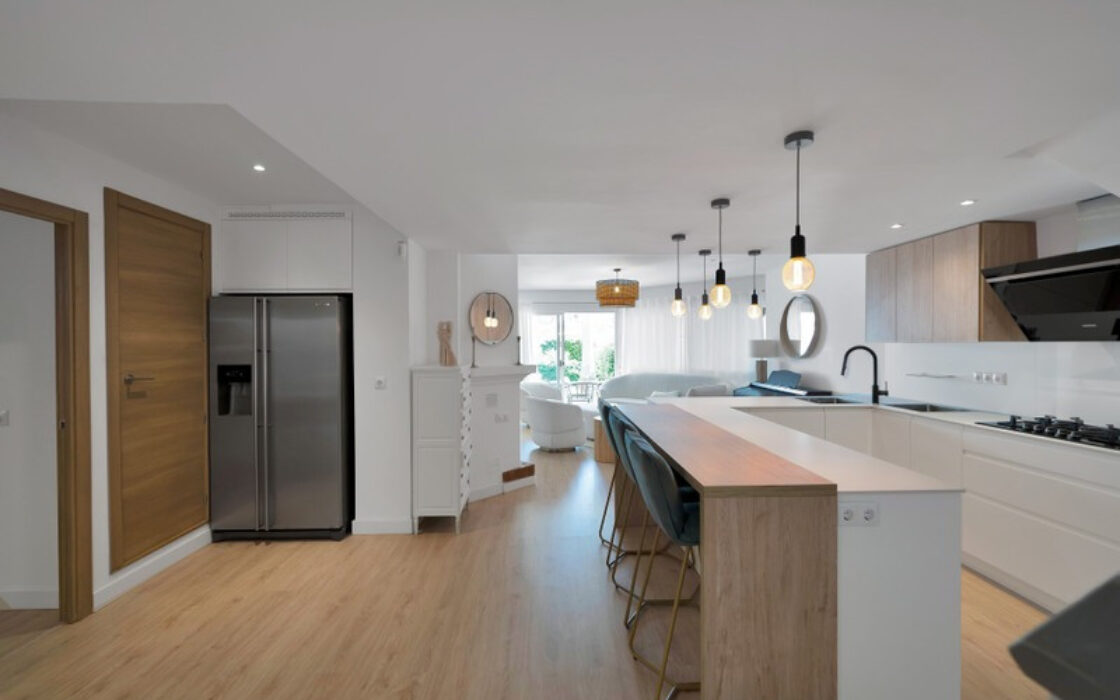 Таунхаус в Золотой Миле 233 кв.м с террасой и мебелью