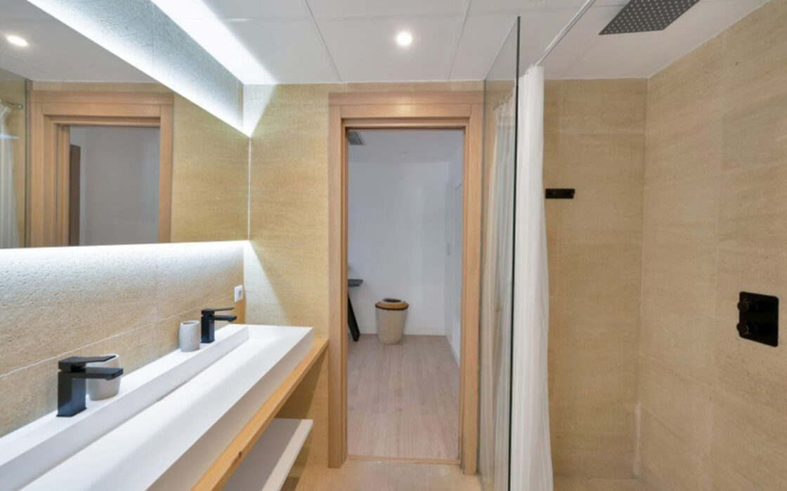 Таунхаус в Золотой Миле 233 кв.м с террасой и мебелью