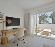 Таунхаус в Золотой Миле 233 кв.м с террасой и мебелью