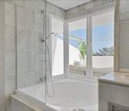 Таунхаус в Золотой Миле 233 кв.м с террасой и мебелью