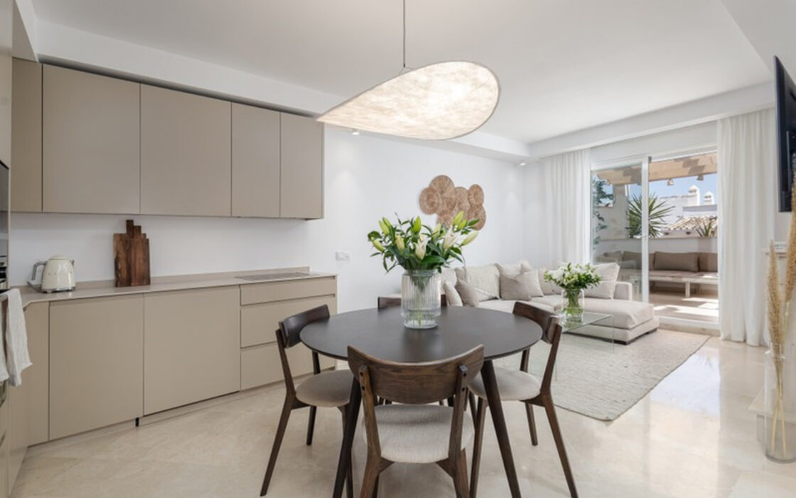 Пентхаус в Нуэва Андалусия с террасой, 119 кв.м.