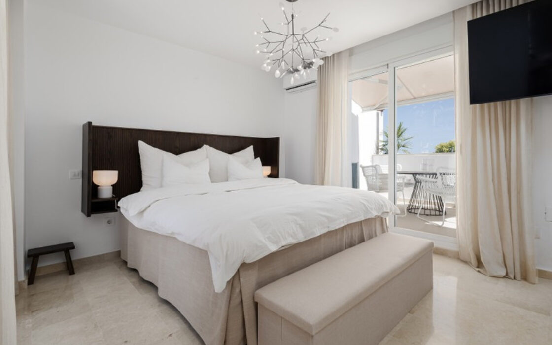 Пентхаус в Нуэва Андалусия с террасой, 119 кв.м.