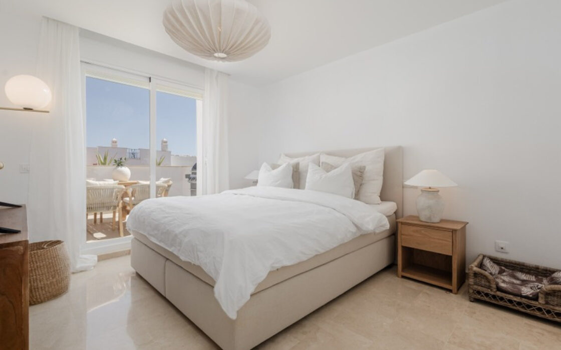 Пентхаус в Нуэва Андалусия с террасой, 119 кв.м.