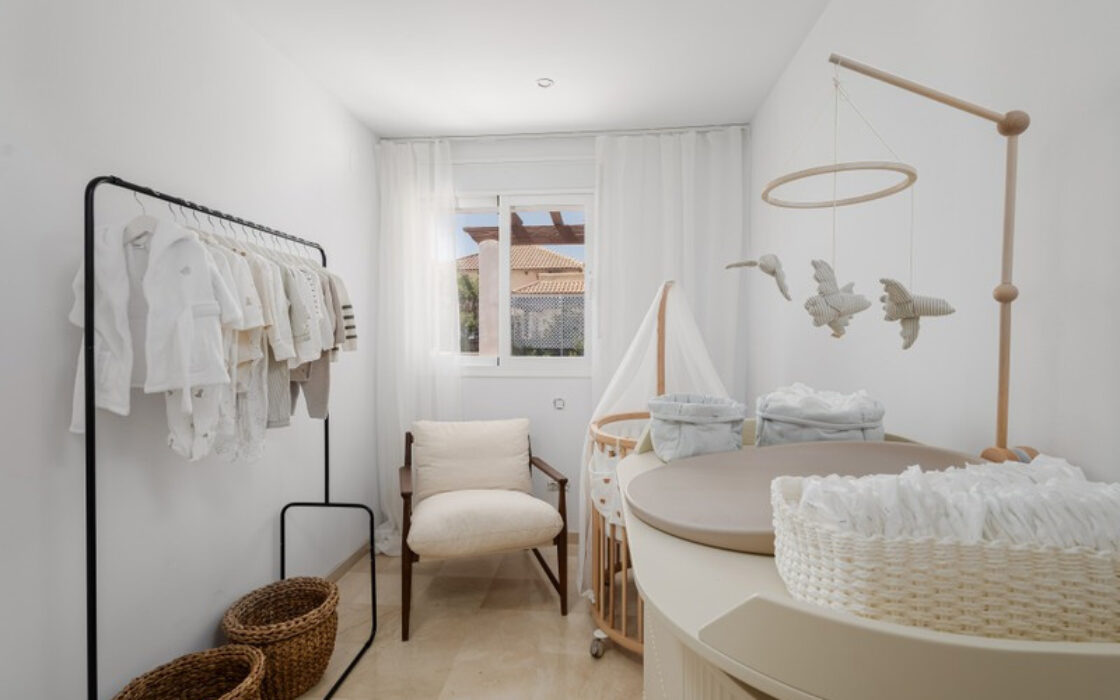 Пентхаус в Нуэва Андалусия с террасой, 119 кв.м.