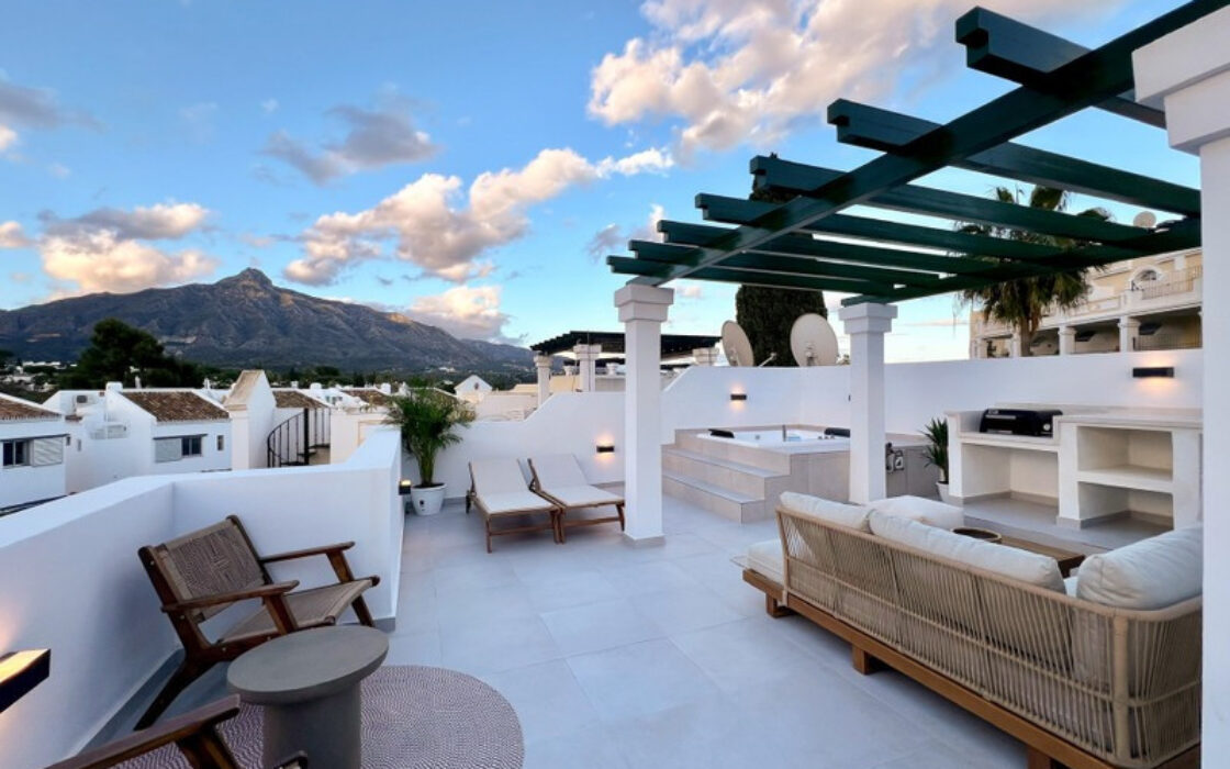 Пентхаус в Нуэва Андалусия, 137 кв.м, с террасой