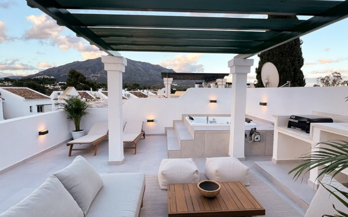 Пентхаус в Нуэва Андалусия, 137 кв.м, с террасой