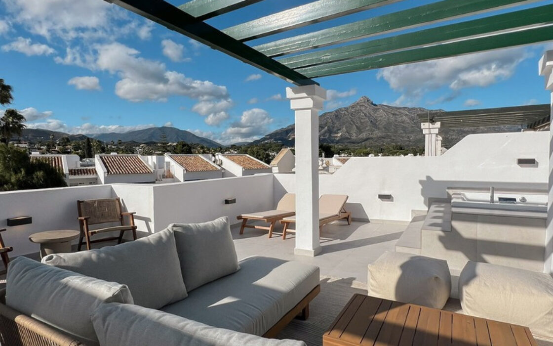 Пентхаус в Нуэва Андалусия, 137 кв.м, с террасой