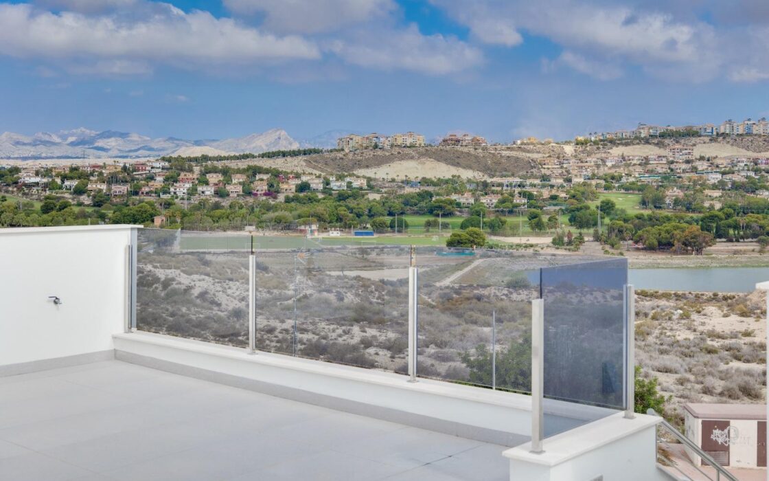 Вилла с террасой и панорамным видом в Мучамеле 326 кв.м